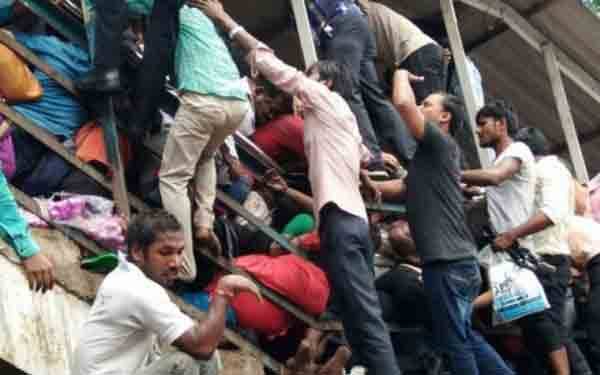 ممبئی کے ٹرین اسٹیشن پر بھگدڑ مچنے سے 27 افراد ہلاک