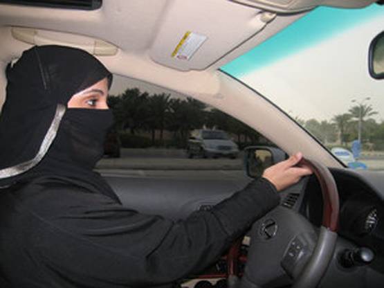 سعودی عرب میں لیڈیزکار ورکشاپس کے قیام اور ڈرائیور خواتین کی درآمد کا امکان