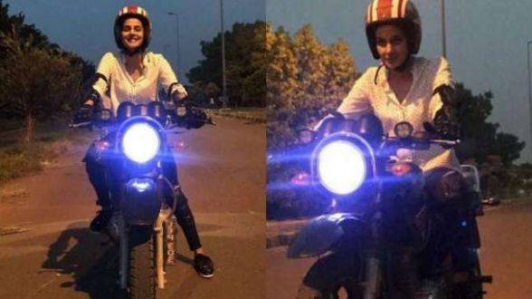 صبا قمر نے ہیوی بائیک چلاکر سب کو حیران کر دیا 