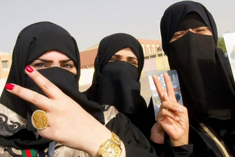 سعودی عرب :اوبرکمپنی خواتین کو گاڑی چلانے کی تربیت دے گی