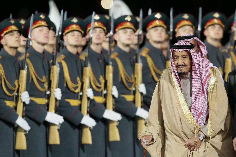 سعودی عرب کے فرمانروا شاہ سلمان ماسکو پہنچ گئے