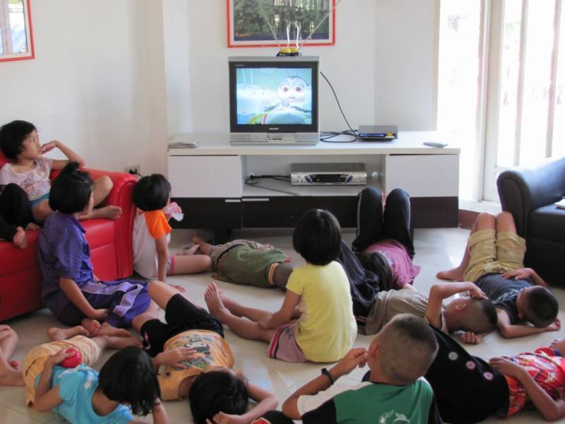 بچوں کے کمروں میں ٹی وی اور ویڈیو گیمز ان میں موٹاپے کا سبب
