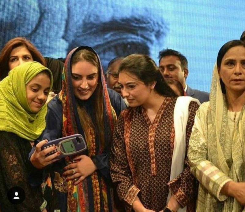 بختاور بھٹو بھی نوکیا 3310 کی مداح نکلیں