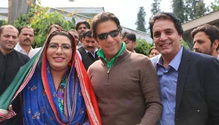 تحریک انصاف میں اختلافات، عثمان ڈار اور فردوس عاشق آمنے سامنے
