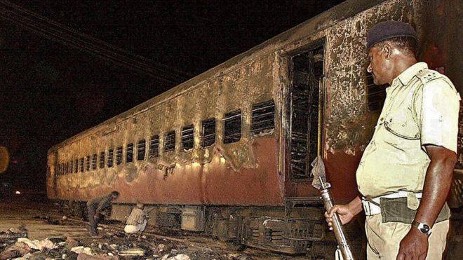  بھارت گودھرا ٹرین آتشزدگی کیس، 11 ملزمان کی سزائے موت کو عمر قید میں تبدیل