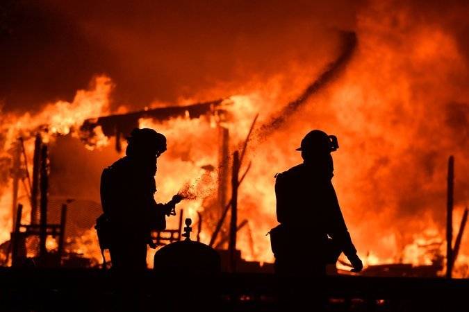 امریکی ریاست کیلیفو رنیا کے جنگلات میں آگ،دس افراد ہلاک
