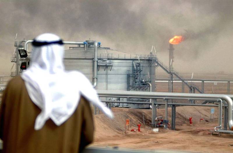 سعودی عرب نے تیل کی پیداوار میں کمی کرنے کا اعلان کر دیا