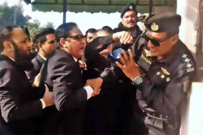 احتساب عدالت میں ہنگامہ،واقعہ کی تحقیقات کا حکم جاری