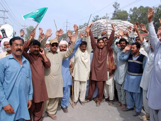 مطالبات کے حق میں نکالی گئی کسان تنظیموں کی ریلی کا آج تیسرا روز