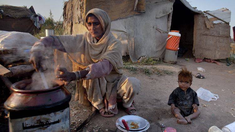 پاکستان سمیت دنیا بھر میں غربت کے خاتمے کا عالمی دن آج منایا جا رہا ہے