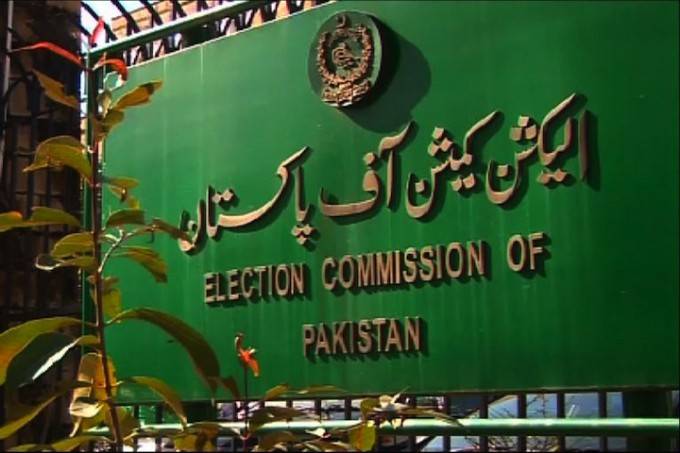 عائشہ گلالئی ایم این اے رہیں گی یا نہیں، فیصلہ محفوظ ہو گیا