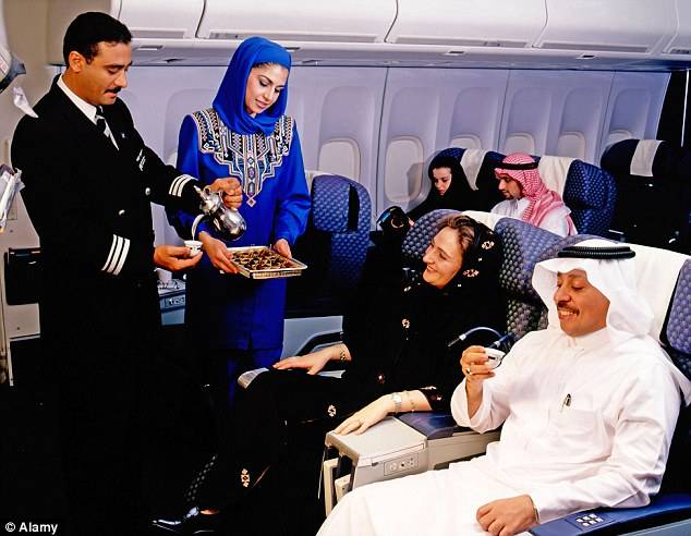 پروازوں میں تاخیر پر مسافر وں کے حقوق کے بھی ہیں ، قانونی مشیر عبدالالہ العبیلان