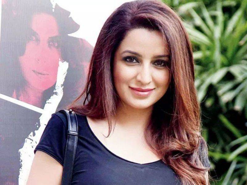 عورت کسی مشکوک انسان سے ہوٹل ملنے ہی کیوں جاتی ہے : ٹسکا چوپڑا 