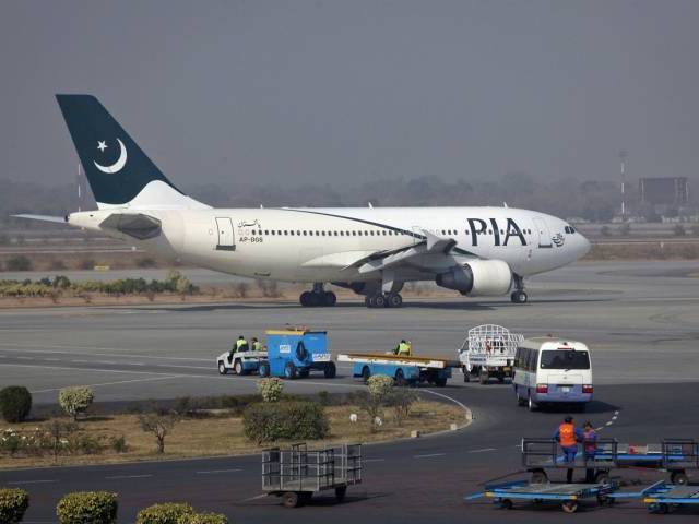 پی آئی اے کے پرواز میں مسافر وں میں ہاتھا پائی