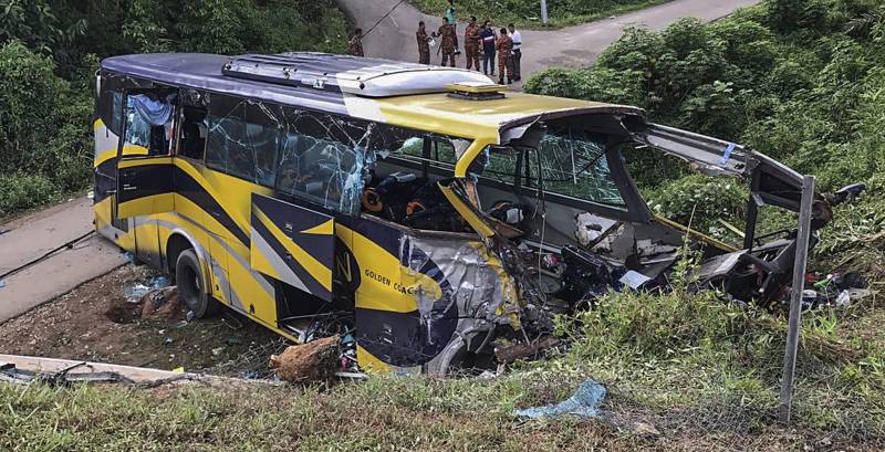 ملائشیا میں دو بسوں کے تصادم میں 8 افراد ہلاک 