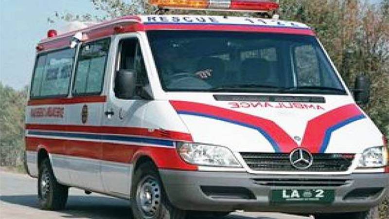 وین اور ٹریلر کے درمیان خوفناک تصادم میں 10 افراد جاں بحق 35 زخمی