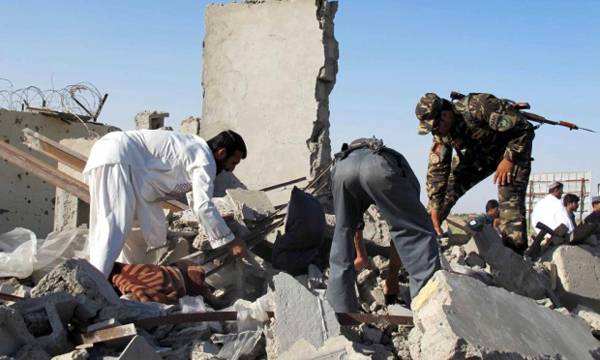 طالبان کے سکیورٹی پوسٹوں پر حملوں میں گیارہ افغان فوجی ہلاک