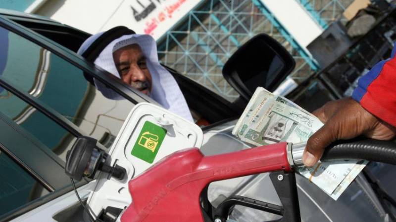 سعودی عرب نے پیٹرول کے نرخوں میں تبدیلی کا عندیہ دے دیا