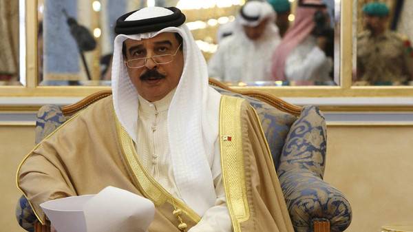 جب تک قطر راہ راست پر نہیں آتا کسی اجلاس میں شرکت نہیں کریں گے: شاہ بحرین