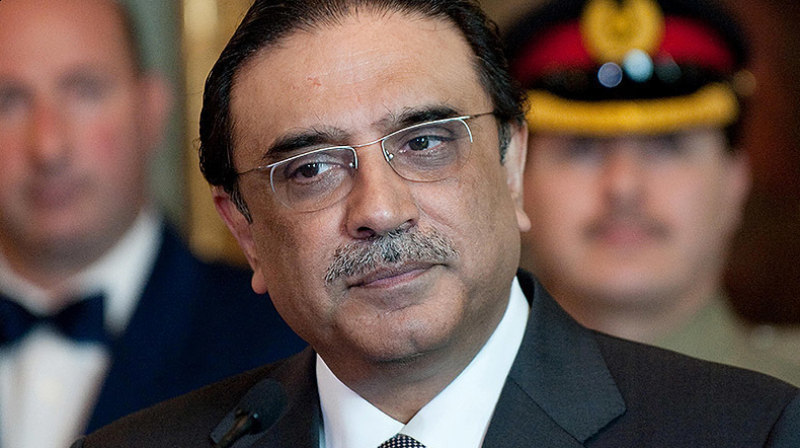 سابق صدر آصف زرداری اچانک دبئی روانہ ہوگئے 