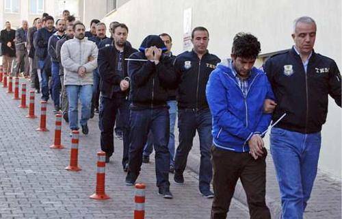 ترکی، غیرقانونی طریقے سے یورپ جانے والے 434 افراد گرفتار 
