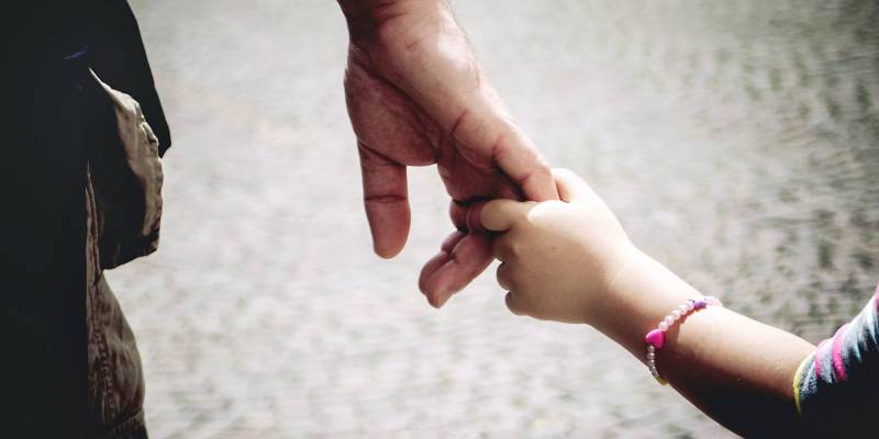 سفاک باپ نے تیز دھار آلے سے وار کر کے کمسن بیٹی کو قتل کردیا