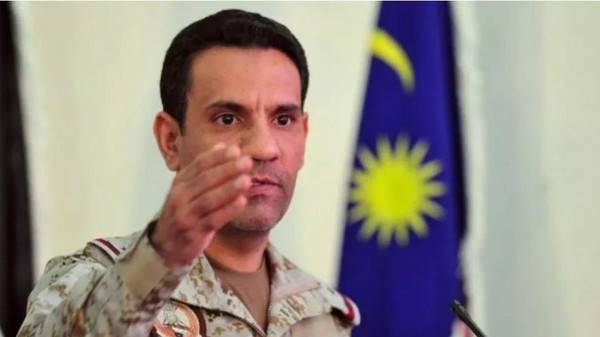عرب فوجی اتحاد نے یمن کی بری، بحری اور فضائی حدود بند کردیں ہیں