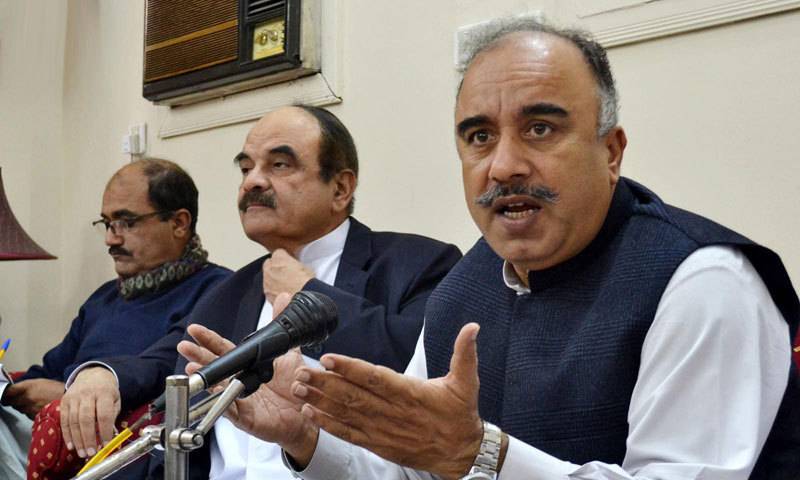 نواز شریف کو اب یقین آ جانا چاہیے کہ انہیں کیوں نکالا، شاہ فرمان