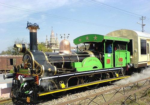 بھارت میں برقی ٹرین کا انجن خود بخود چل پڑا 