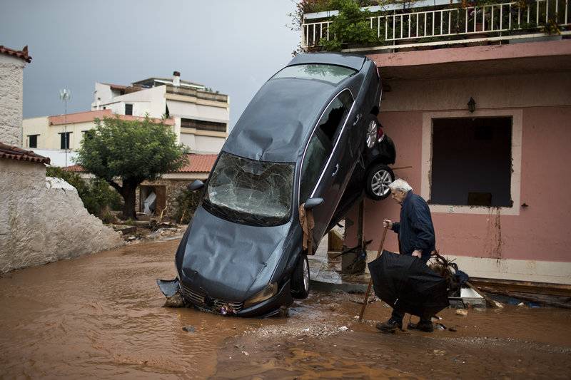 یونان میں سیلاب سے تباہی، 16 افراد ہلاک ہو گئے