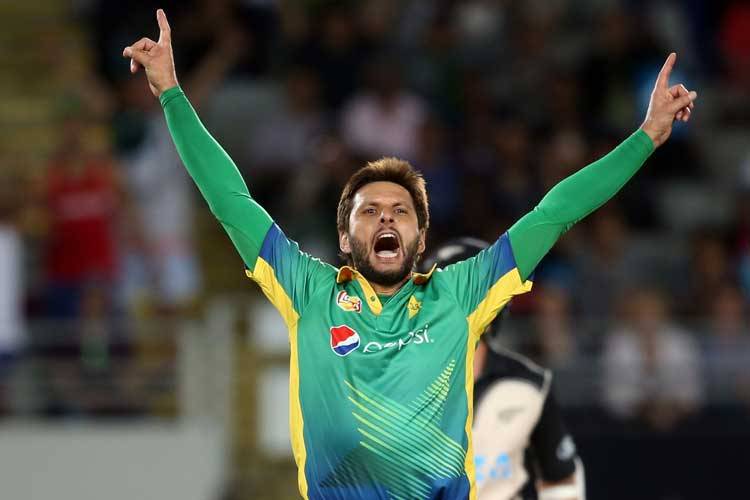 شاہد آفریدی ٹی ٹونٹی کرکٹ میں زیادہ وکٹیں لینے والے مشترکہ طور پر پہلے پاکستانی باؤلر بن گئے