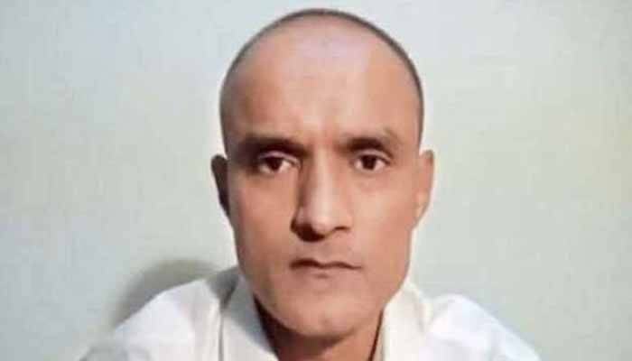 بھارت کا کلبھوشن یادیوکی والدہ کو ویزہ بھی جاری کرنے کا مطالبہ 
