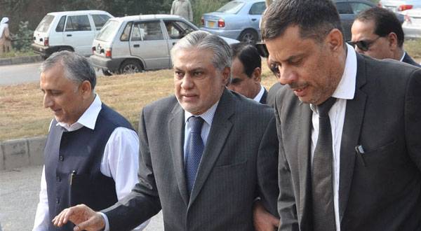احتساب عدالت نے اسحاق ڈار کو مفرور ملزم قرار دے دیا