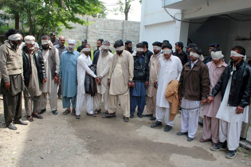 وڈیرے نے پسند کی شادی پر نوجوان کو ایک لاکھ 60ہزار جرمانہ کردیا