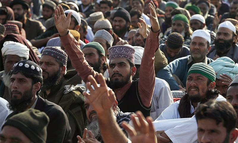 فیض آباد آپریشن کے بعد مختلف سنی جماعتوں کی جانب سے سندھ پنجاب باڈر کے سنگم پر دھرنا