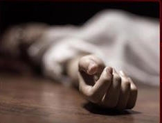 شوہر گھر آیا اور کھانا کھانے لگا مگر کھانے میں ایسی چیز دیکھ لی کہ فوراََ اپنی بیوی کو قتل کر دیا