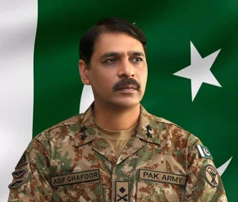 پشاور میں حملہ کرنے والے دہشتگرد افغانستان سے رابطے میں تھے : ڈی جی آئی ایس پی آر 