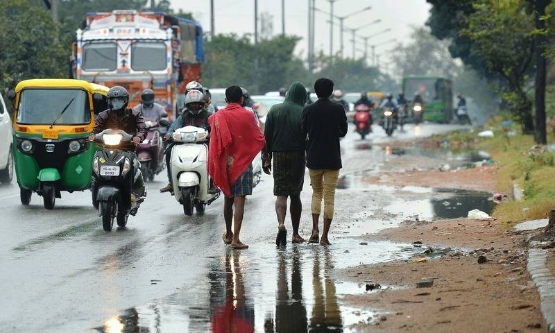 بھارت اور سری لنکا میں طوفان درجنوں جانیں لے گیا 