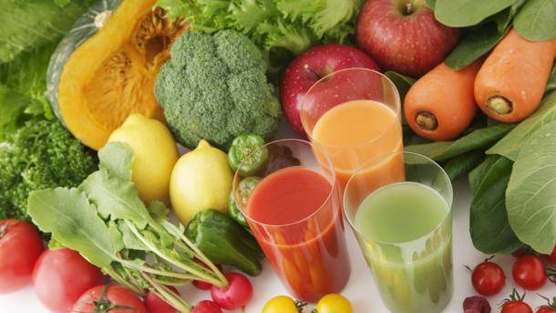 پھلوں و سبزیوں کا مشروب نزلے اور زکام سے بچاؤ کا بہترین ذریعہ ہے، ماہرین