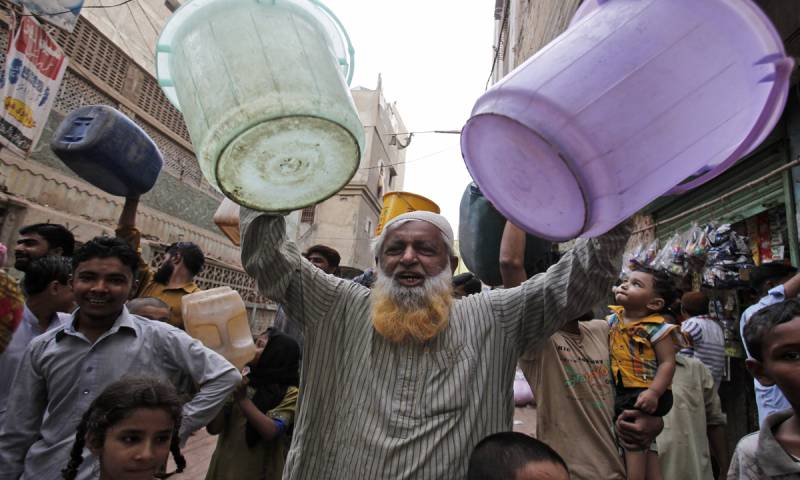 صاف پانی کی فراہمی حکومت کی بنیادی ذمہ داری ہے : جسٹس ثاقب نثار 