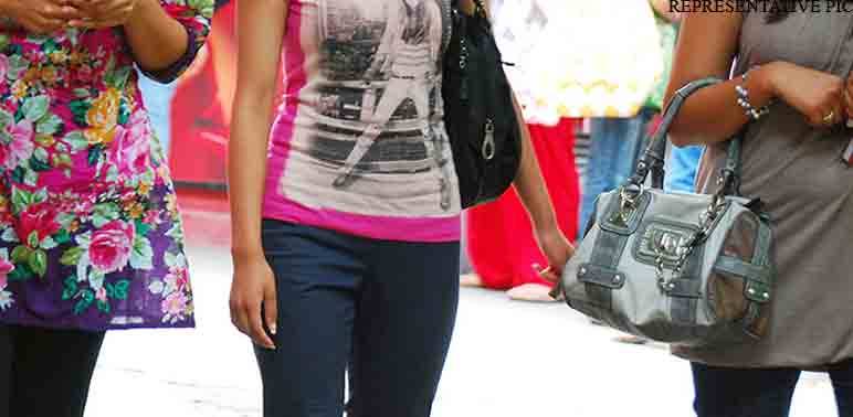 بھارت میں پٹنہ کے کالج میں لڑکیوں کے جینز پہننے پر پابندی