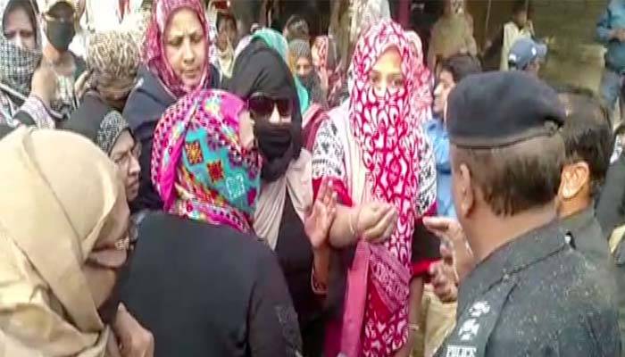  ایم کیوایم لندن کی خواتین کی یادگار شہدا جانے کی کوشش پولیس نے ناکام بنادی