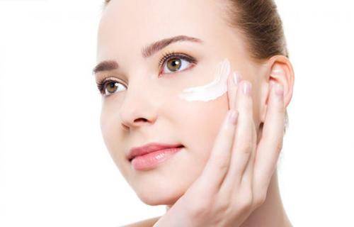  پیٹرولیم جیلی آپ کی جلد کو نقصان بھی پہنچا سکتی ہے ،جانیے کیسے ؟