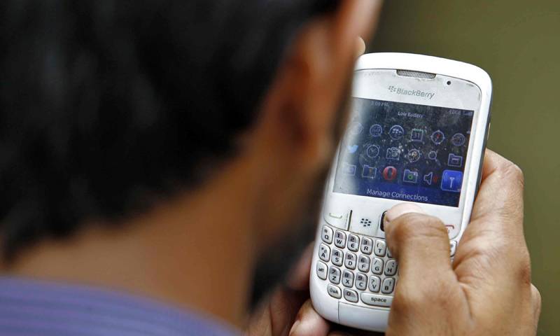 فرانس کےسکولوں میں موبائل فونز کے استعمال پر پابندی عائد 