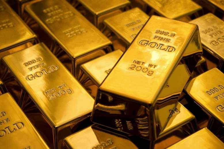 عالمی مارکیٹ میں فی اونس سونے کی قیمت میں کمی جبکہ مقامی صرافہ مارکیٹوں میں سونے کی قیمت میں اضافہ 