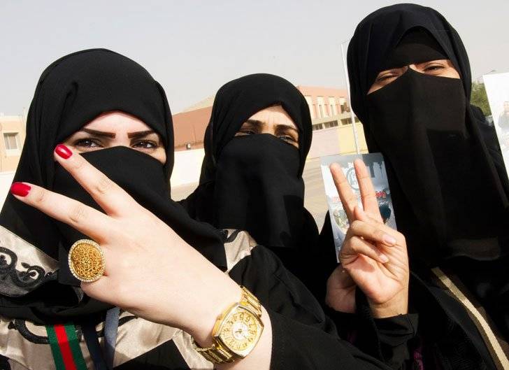 سعودی خواتین کو گاڑی کے بعد موٹرسائیکل اور ٹرک چلانے کی بھی اجازت