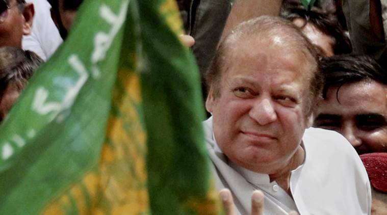 لاہور کی رہائشی بزرگ خاتون گھنٹوں انتظار کے بعد بھی اپنے لیڈر سے نہ مل سکیں
