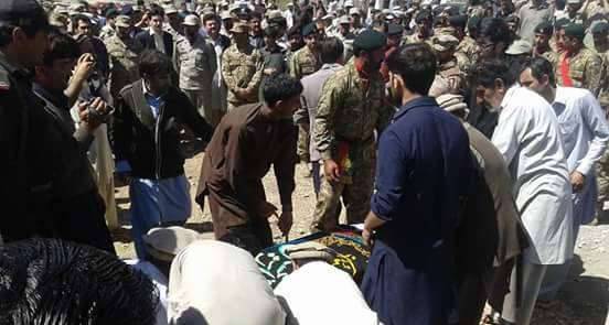 پاک فوج کے سپاہی محسن علی طوری شہید فوجی اعزاز کیساتھ سپرد خاک 