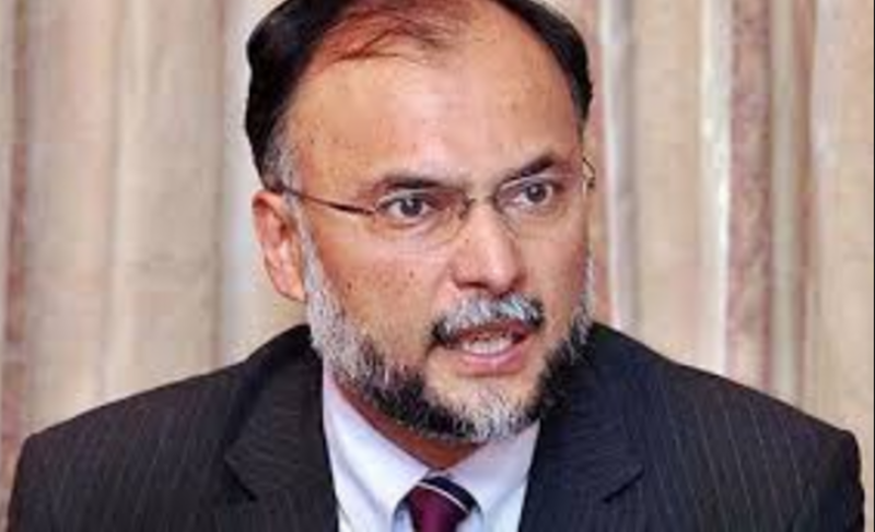 ہمیں قائدکے اصولوں پر کاربند رہتے ہوئے دشمن کی ہر سازش کو ناکام بنانا چاہیے : احسن اقبال 