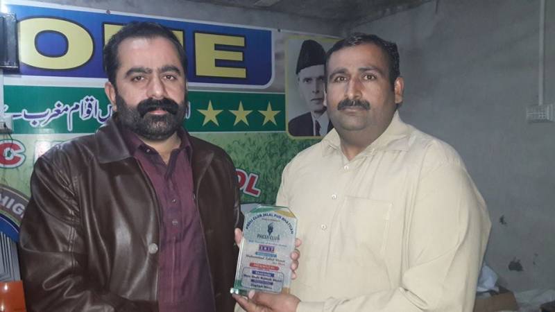 جلالپور بھٹیاں نمائندہ نیونیوز کے رپورٹر کو پریس کلب کی طرف سے 